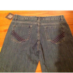 NEW MAX AZRIA TEX FLARE JEANS WOMEN'S SZ 27